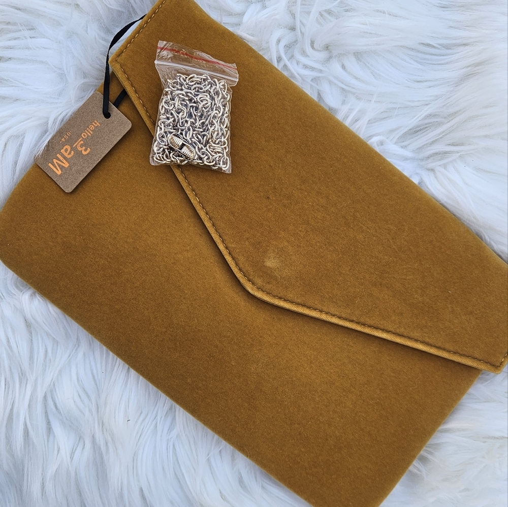 Mustard Clutch